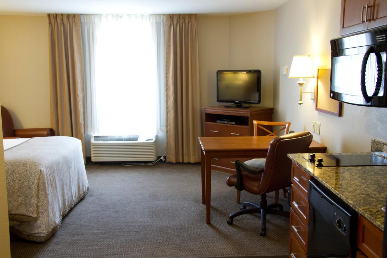 Candlewood Suites Champaign-Urbana University Area By Ihg Экстерьер фото