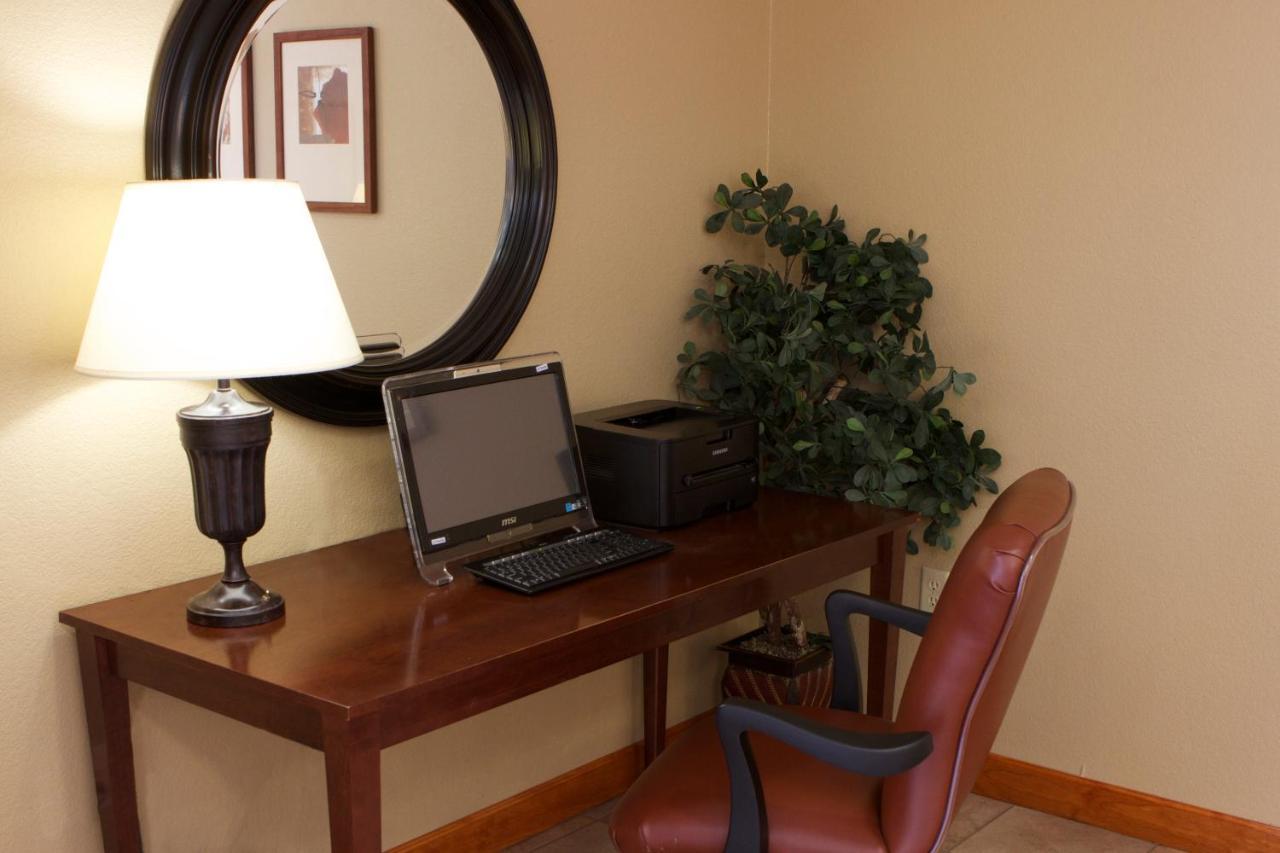 Candlewood Suites Champaign-Urbana University Area By Ihg Экстерьер фото