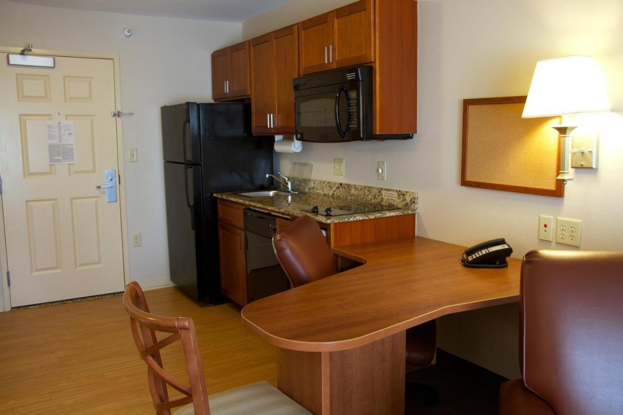 Candlewood Suites Champaign-Urbana University Area By Ihg Экстерьер фото